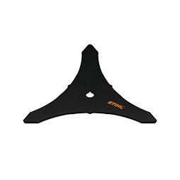 S trojcípým vyžínacím nožem STIHL BrushCut se třemi břity můžete prořezávat nebo odstraňovat hustý porost, jako je například zplstnatělá tráva a houští. 