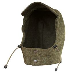 Ochranná kapuce s možností stažení pomocí šňůrek a zapínání na dva knoflíky.