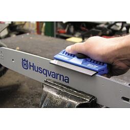 Srovnávač otřepů hran lišty