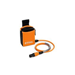 Přenosný nafukovací had s pouzdrem značky Stihl určený k čištění stísněných prostor vysavačem nebo vzduchovým systémem.