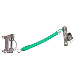 Izolační držák s pružinou a zeleným ochranným návlekem určený pro upevnění a napnutí vodiče nebo lana.