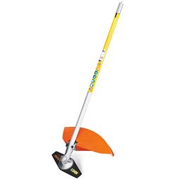 Zahradní motorová strunová sekačka s dlouhou rukojetí, metalickou hlavou pro ostřící nástroj a ochranným krytem.