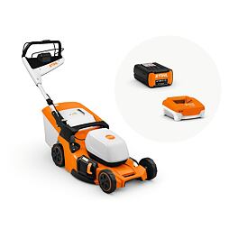 Aku sekačka na trávu značky Stihl s baterií a nabíječkou.