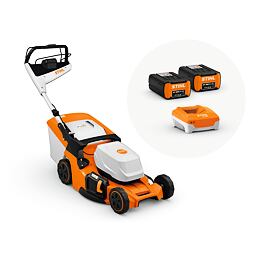 Aku sekačka na trávu s rukojetí, sběrným košem a dvěma dobíjecími bateriemi včetně nabíječky značky STIHL.