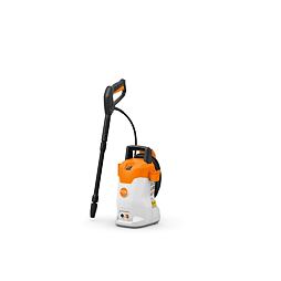 Výkonný elektrický vysokotlaký čistič s pistolí a hadicí, určený pro čištění různých povrchů v domácnosti i venku.