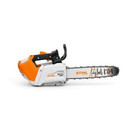 Akumulátorová motorová pila STIHL určená pro lehké a univerzální řezání s ergonomickou rukojetí a řetězem pro přesné a rychlé řezání dřeva.
