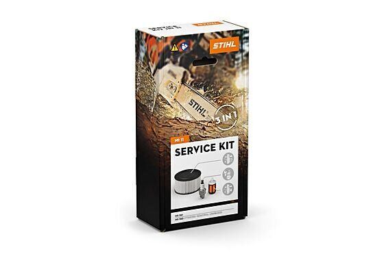 Balení servisního kitu STIHL obsahující vzduchový filtr, olej a další náhradní díly pro údržbu motorové pily.