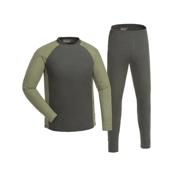 Pánské termoprádlo sestávající z dlouhého trička s dlouhými rukávy a dlouhých spodků, určené pro udržení tepla při chladném počasí.