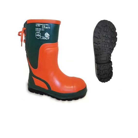 Pracovní ochranná obuv s vysokou gumovou podrážkou a zesílenou špičkou, odolná proti průniku vody a mechanickým rizikům, vedle ní detailní pohled na protiskluzovou podrážku.