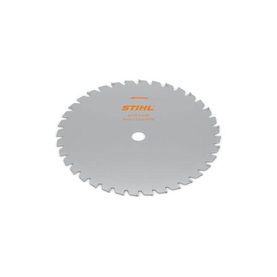 Pilový kotouč STIHL WoodCut z tvrdokovu je ideálním speciálním nástrojem pro řezání a mýcení sukovitých keřů a tenkých kmenů stromů.