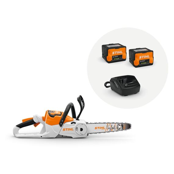 Aku motorová pila STIHL s dvěma bateriemi AK 30 S a nabíječkou pro bezkabelový provoz.