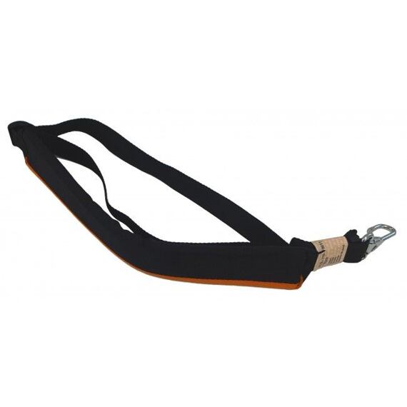 Popruh s karabinou určený k upevnění a přenášení předmětů, s polstrovanou částí pro pohodlné nošení.