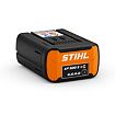 Nabíjecí baterie STIHL AP 500 S určená pro napájení akumulátorových nástrojů STIHL s indikátorem stavu nabití a ovládacím tlačítkem.