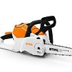 Motorová pila značky Stihl s řetězem a ergonomickou rukojetí určená k řezání dřeva.