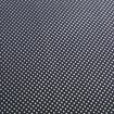 Tmavá látka s pravidelným vzorem malých světlých teček.