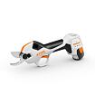 Akumulátorové elektrické zahradní nůžky STIHL s nastavitelným ostřím a ergonomickou rukojetí pro snadné stříhání větví a keřů.